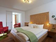 Doppelschlafzimmer z.T. mit zusätzlichem Einzelbett Doppelschlafzimmer z.T. mit zusätzlichem Einzelbett