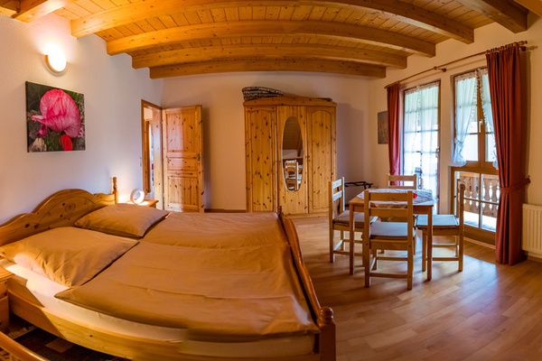 'Schlafzimmer "Schwalbennest"' 'Schlafzimmer "Schwalbennest"'