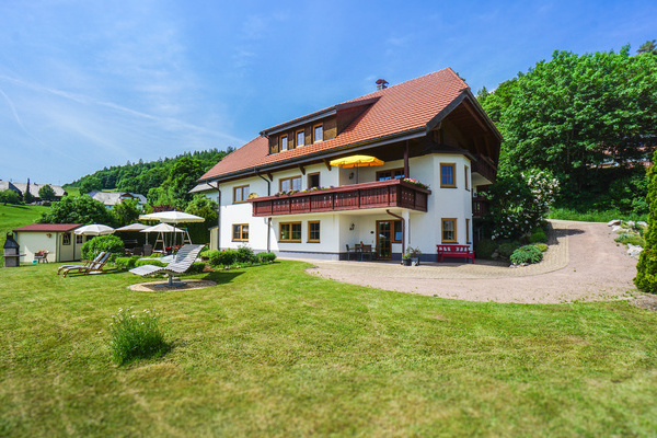 Außenansicht Haus Hubertus  Außenansicht Haus Hubertus