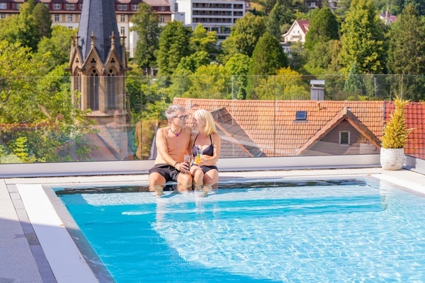 Außenpool des Wellnesshotel Rothfuss Außenpool des Wellnesshotel Rothfuss