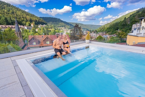 Außenpool des Wellnesshotel Rothfuss Außenpool des Wellnesshotel Rothfuss