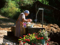 Brunnen Biederbach (Bildnachweis: Tourismus GmbH & Co.KG  ZweiTälerLand ) Brunnen Biederbach (Bildnachweis: Tourismus GmbH & Co.KG  ZweiTälerLand )