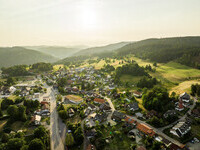 Blick über die Gemeinde Häusern (Bildnachweis: © Hochschwarzwald Tourismus GmbH) Blick über die Gemeinde Häusern (Bildnachweis: © Hochschwarzwald Tourismus GmbH)