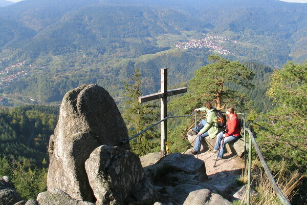 Blick vom Latschigfelsen ins Murgtal Copyright: (©Zweckverband Im Tal der Murg)