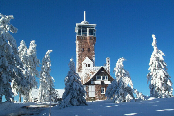 Hornisgrindeturm im Winter Copyright: (Mit freundlicher Genehmigung der Tourist-Info Seebach)