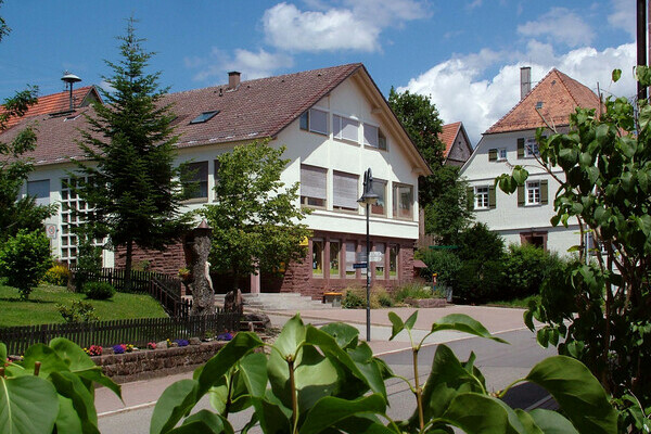 Gttelfingen Altes Rathaus und Pfarrhaus Bildnachweis: Mit freundlicher Genehmigung der Gemeinde Seewald