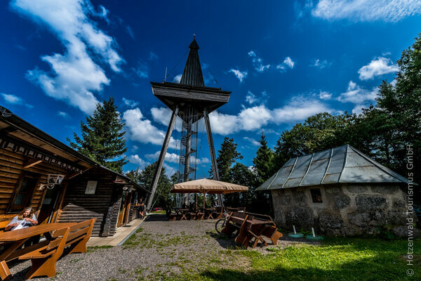 Der Gugelturm und das Gugelstüble in Herrischried Copyright: (Mit freundlicher Genehmigung der Hotzenwald Tourismus GmbH)