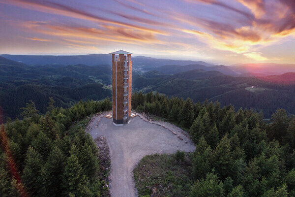 Buchkopfturm Copyright: (Renchtal Tourismus GmbH) Buchkopfturm Copyright: (Renchtal Tourismus GmbH)